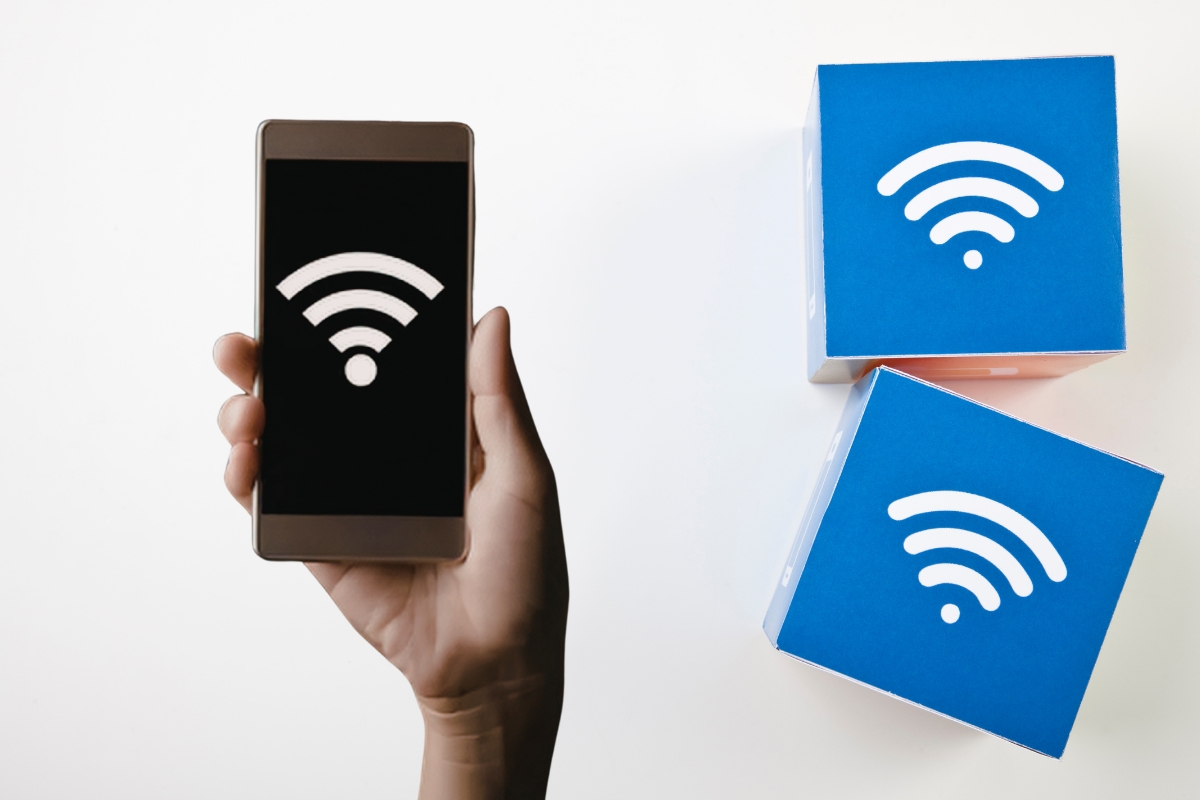 prikaz telefona na kom je znak wifi-a i dve kutije pored sa istim znakom na svetloj pozadini